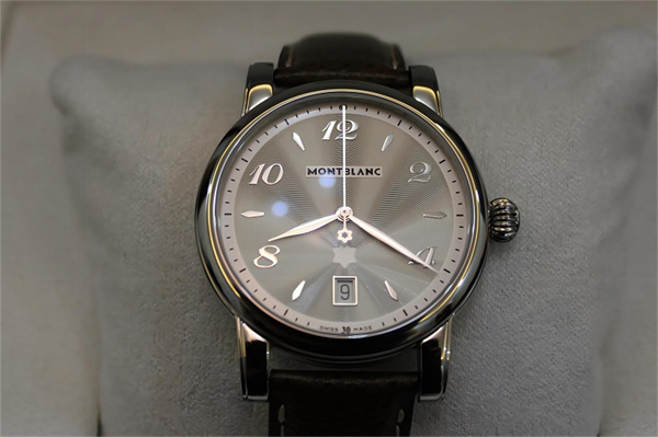 万宝龙机械表机芯生锈如何修复