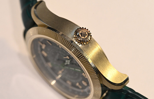 万宝龙机芯怎么取出 万宝龙机芯怎么取出